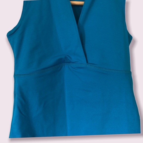 Footlocker blue activewear top - Picture 4 of 9